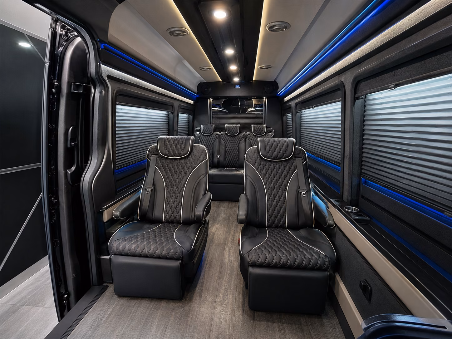 corporate airport shuttles between thornton and den