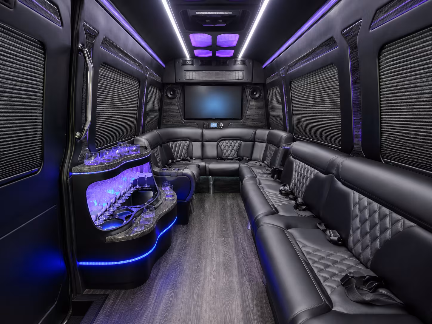 thornton 20 passenger party bus